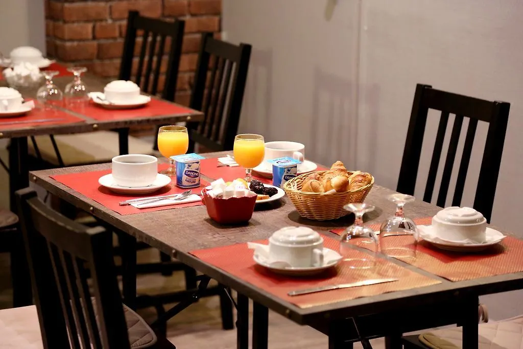Hotel Paris Villette 3* פריז