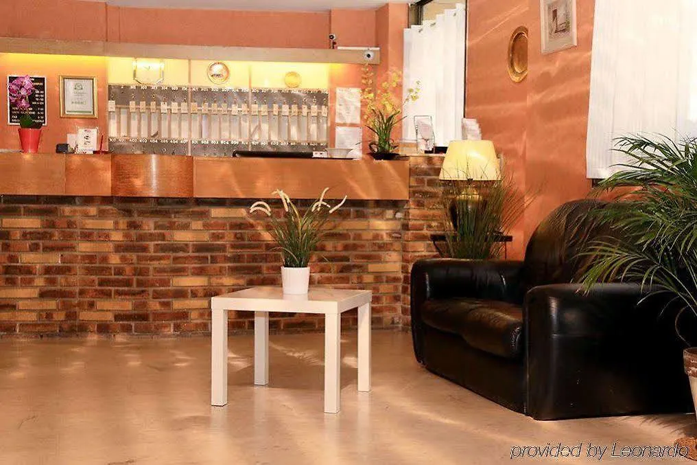 Hotel Paris Villette מלון