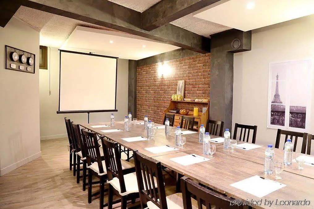 Hotel Paris Villette מלון
