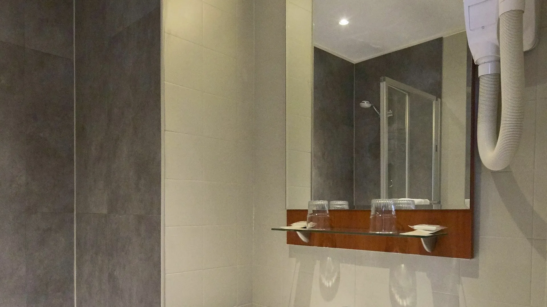 מלון Hotel Paris Villette